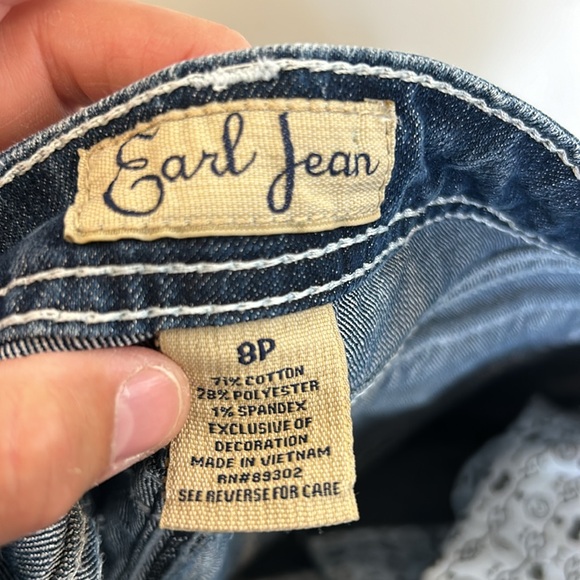 Earl Jean Women’s Capri Embellished Size 8P - Picture 6 of 7